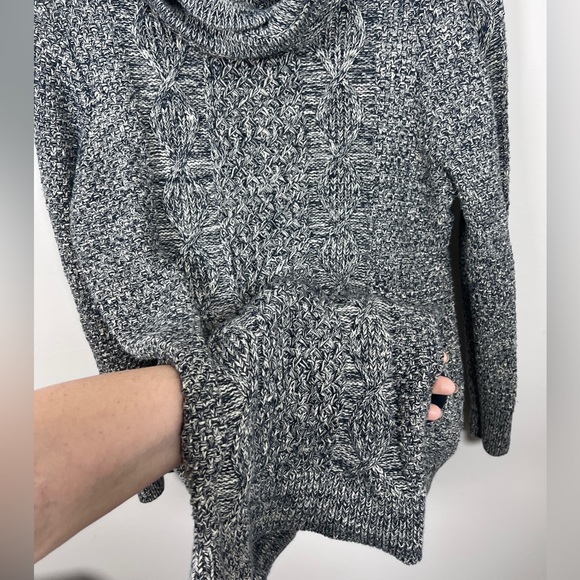 LLBean Sig Navy Marled Kangaroo pocket sweater sz M - Picture 2 of 8